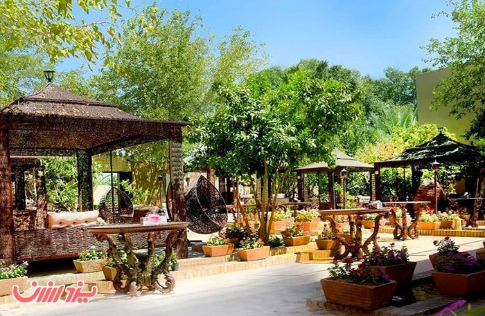 سفارش شیشلیک و انواع غذای ایرانی در سفره خانه سنتی تنورا در یزد ارزان